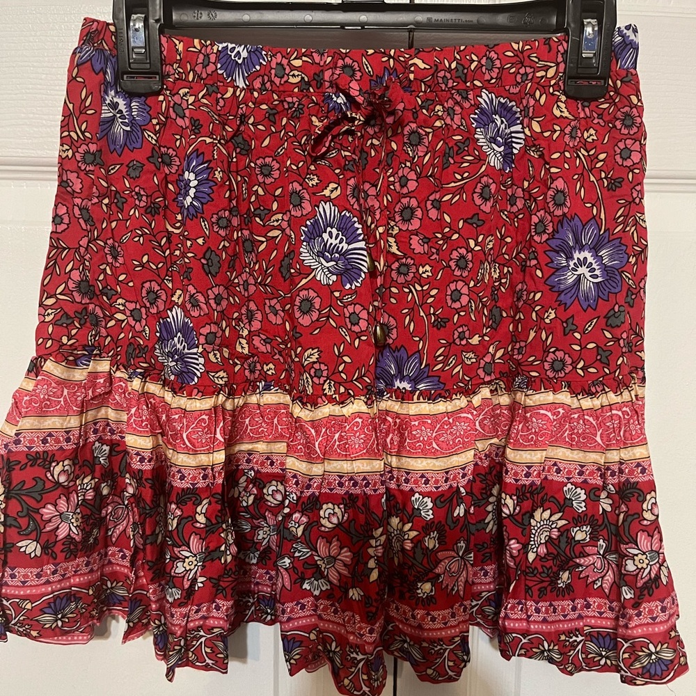 WOMEN’S SZ M SKIRT NWT FROM URBAN COCO. #230